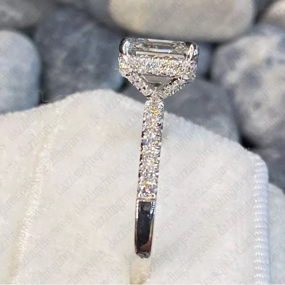 1.89 ctw Asscher cut hidden halo moissanite. 14 ct white gold plated - Picture 2 of 6